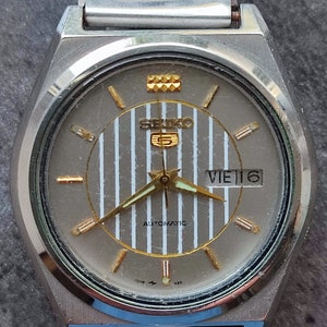 1980&#39;s SEIKO 5 Men&#39;s Watch Vintage Japanese Mechanical Automatic wrist watch SERVICED