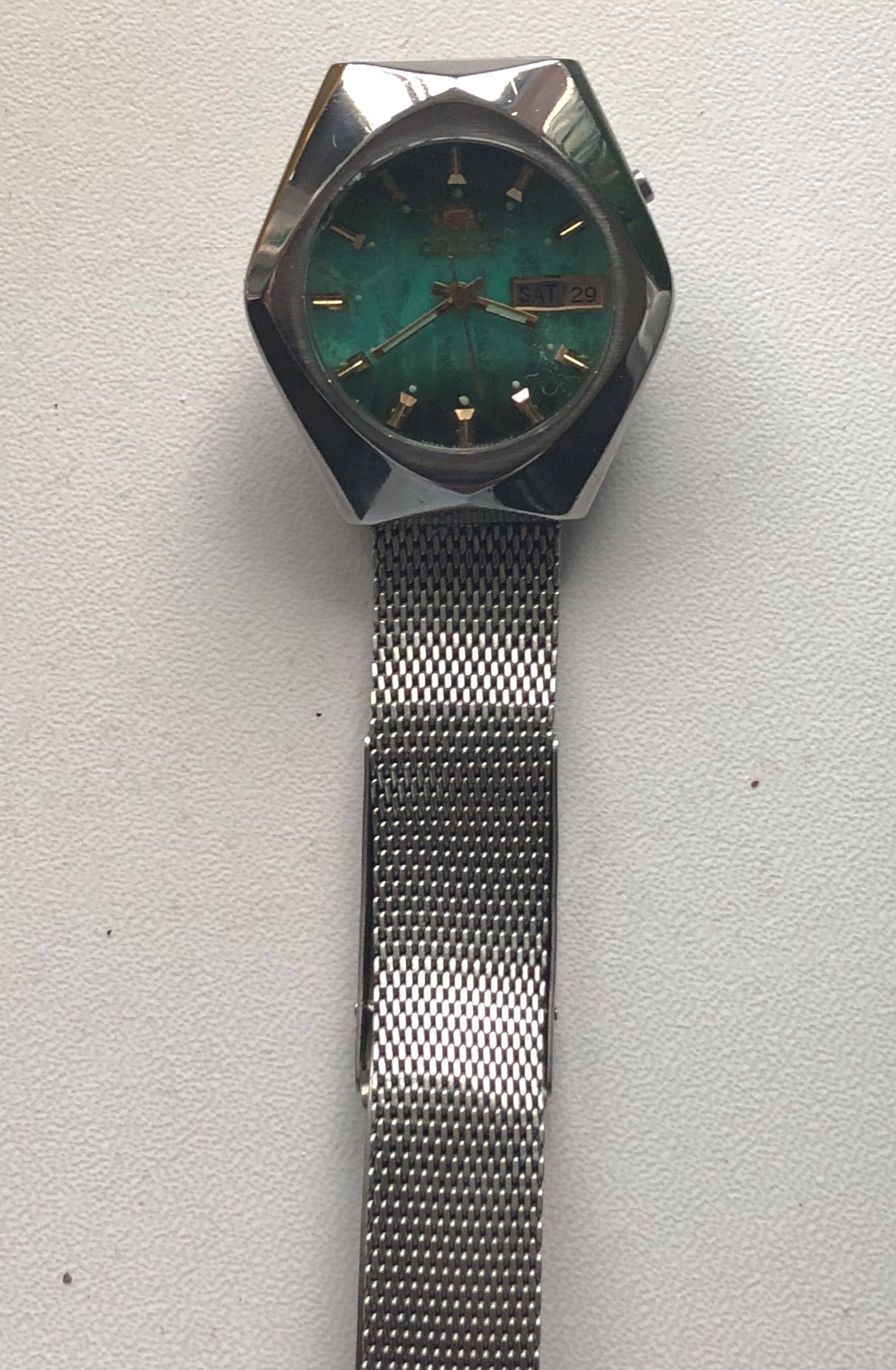 Vintage Orient Automatic Watch: Mexican Mother-of-pearl Dial 