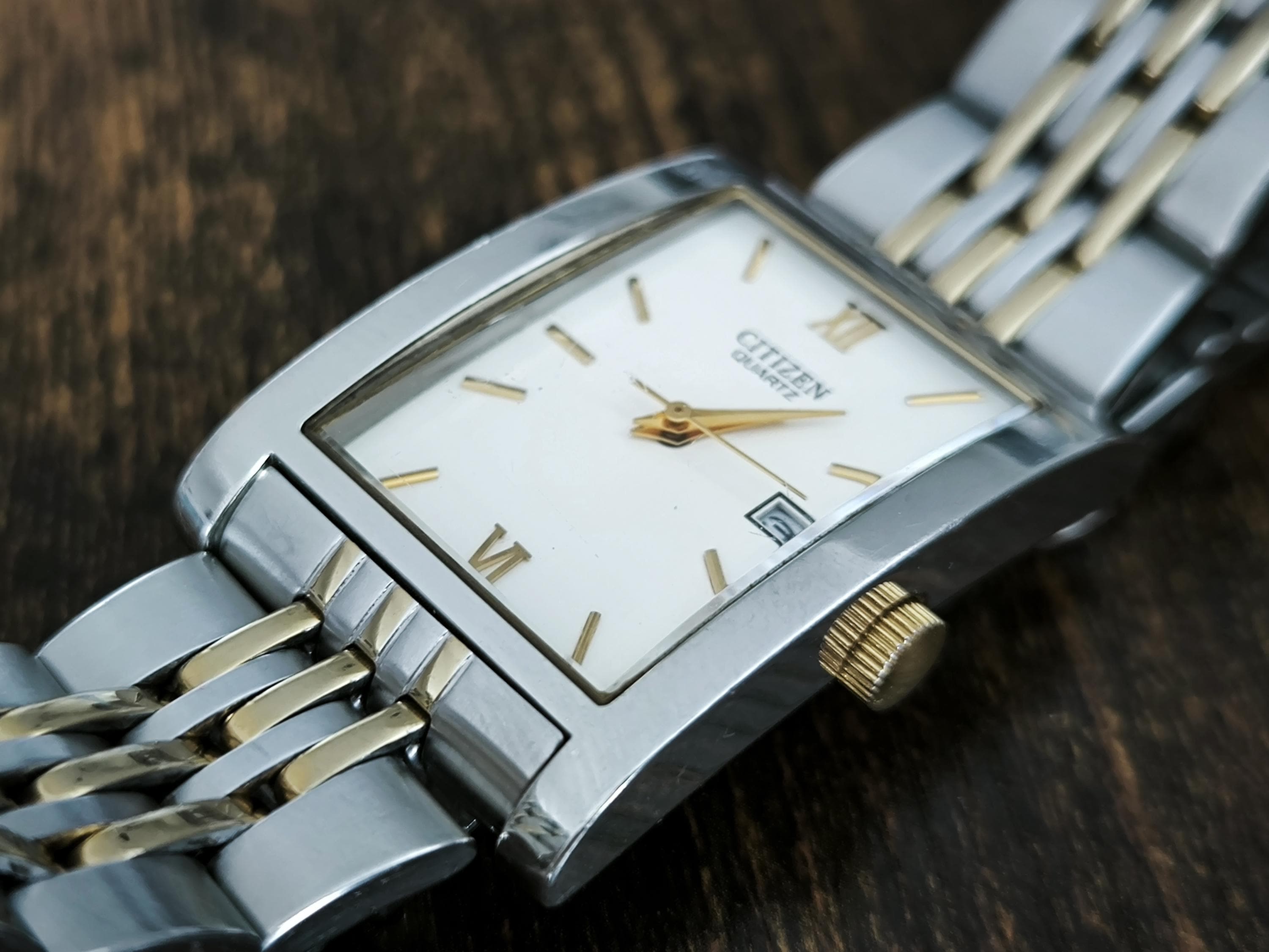 Vintage Citizen Quartz Tank Watch 1012-S020824 Two Tone