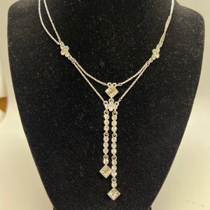 Vintage Beautiful Silver Toned Necklace