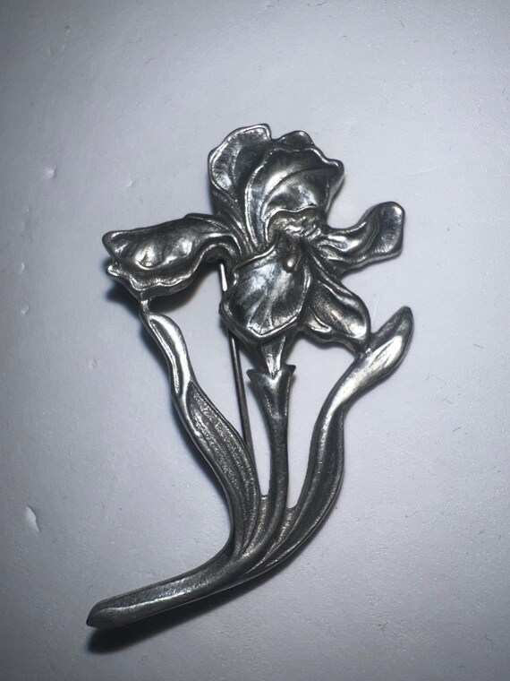 Vintage Silver Toned Flower Brooch