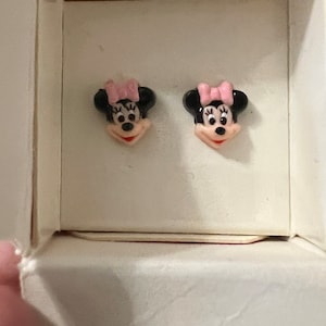 Vintage Totally Minnie Earrings Avon Collection
