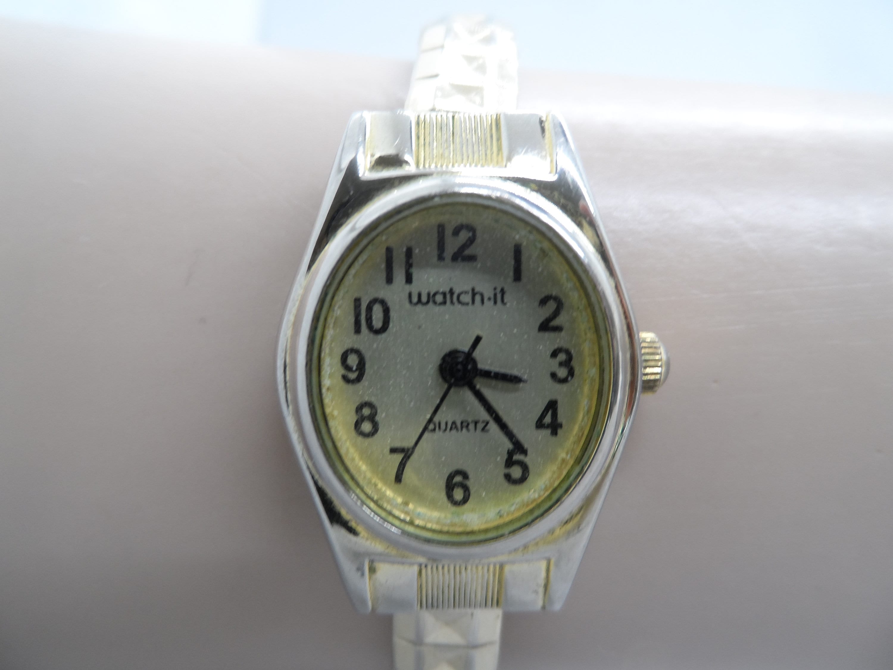 Vintage Watch It Ladies Watch MLN3009 098 PC21 Japan Quartz Movement Gold Tone w Oval Numeric Dial Gold Tone Flex Band Etsy Mexico