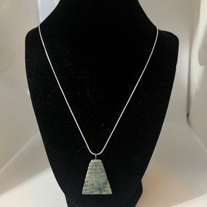 Vintage 925 Silver Necklace with a Jade Mayan Pyramid Pendant