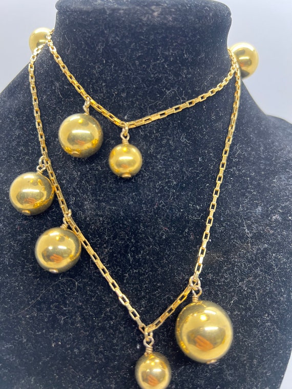 Vintage Gold Tone Necklace with Spheres - image 2