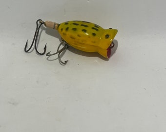 Lot de 4 leurres de pêche anciens vintage Hula Popper