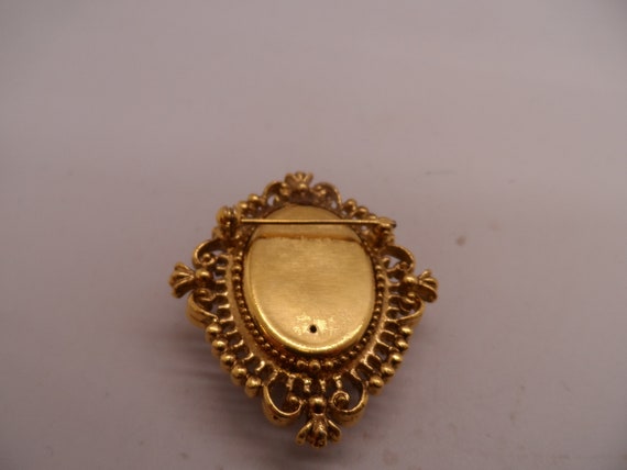 Vintage Lady Cameo Brooch - image 6