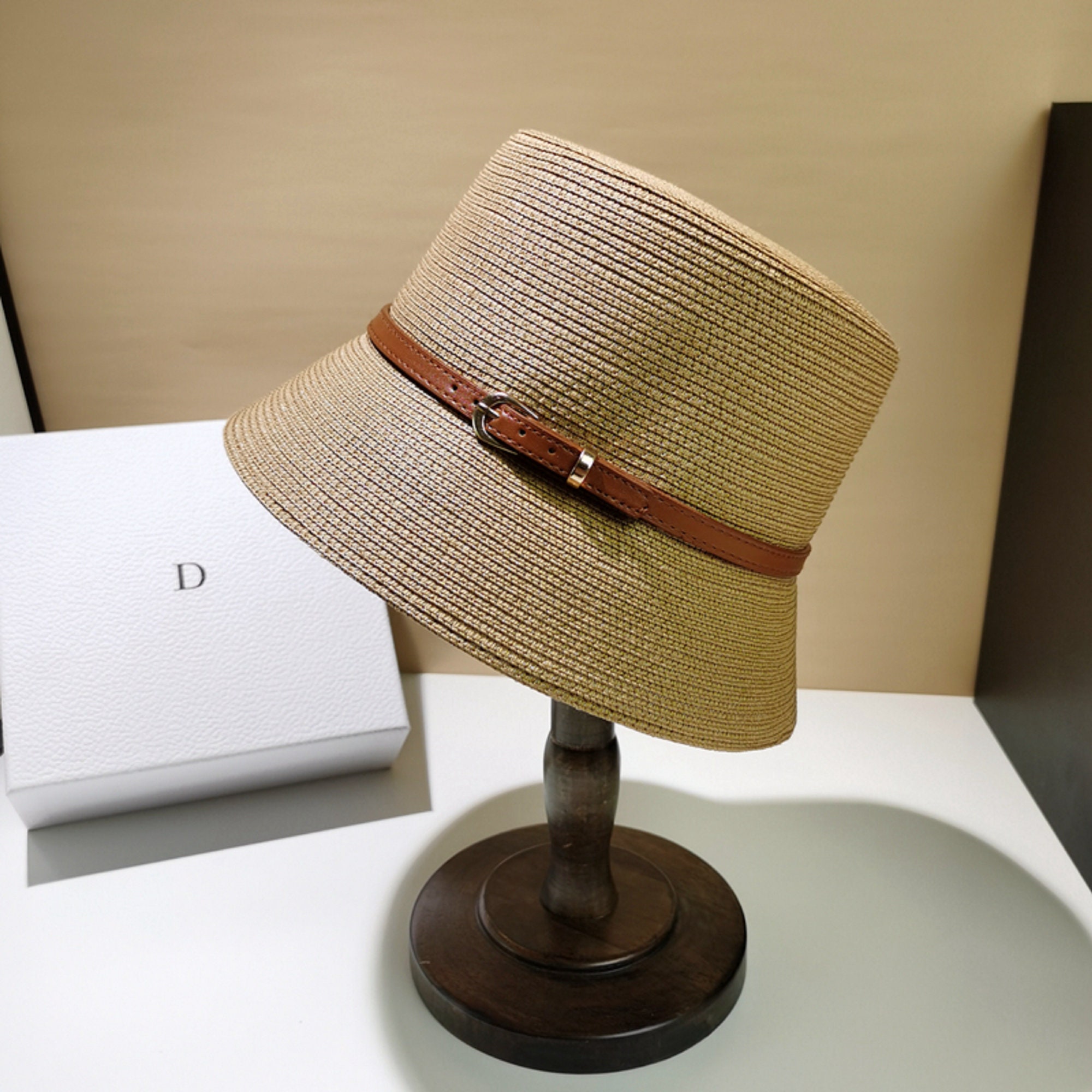 Straw Breathable Flat Top Hat With Belt 