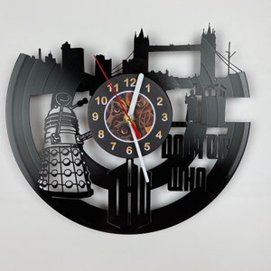 Movie-Themed Vinyl Clock: Transform Your Room with this Science Fiction-Inspired Wall Decor for Movie Lovers