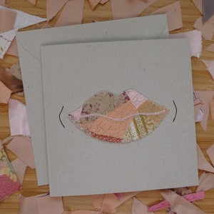 Handgemaakte kusgroetkaart - klein, perzikachtig patchwork