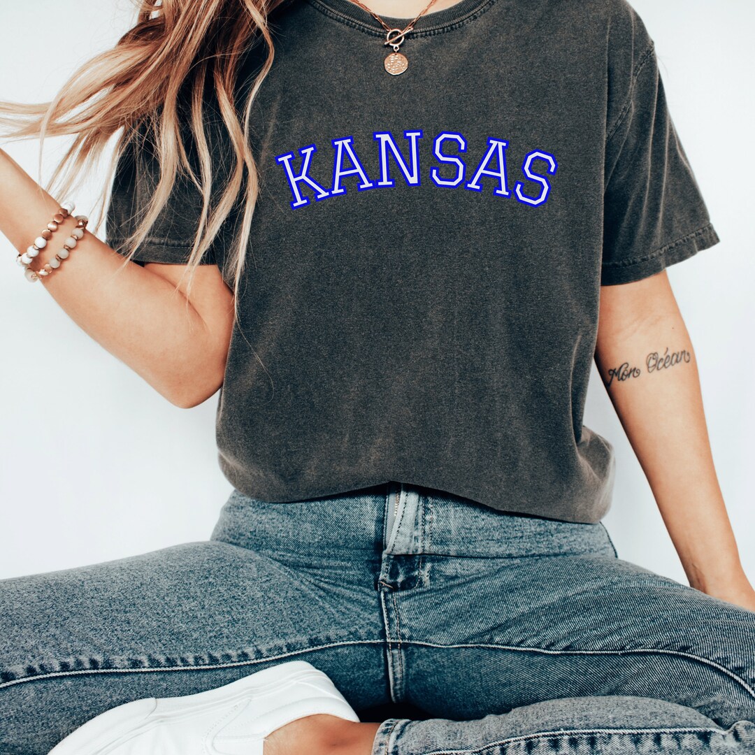 Kansas Comfort Colors Pepper, KU Jayhawks, Kansas Jayhawks, camiseta