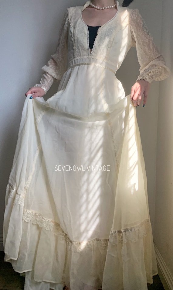 Vintage 1970s Gunne Sax White Maxi Dress Gunnie, Jess… - Gem