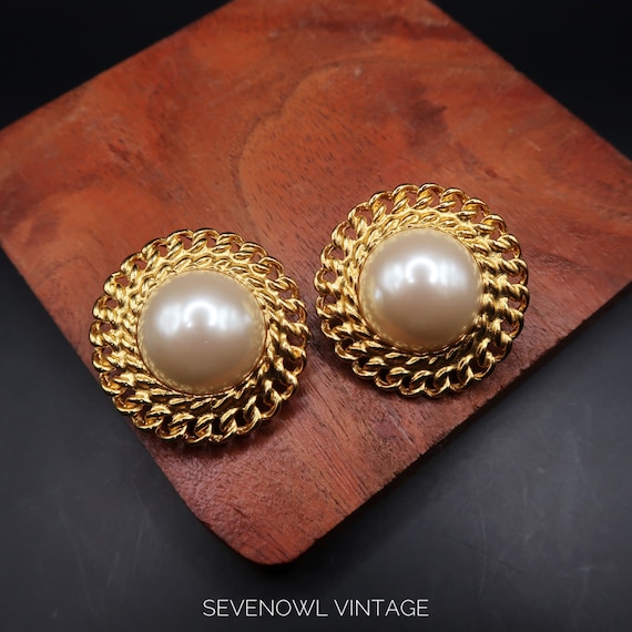 Vintage Signed Carolee Faux Pearl Round Clips On … - image 1