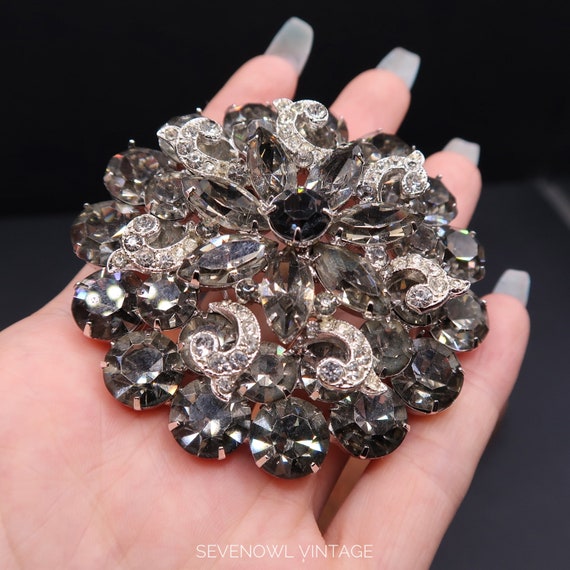 Vintage Weiss Signed Smoky Rhinestone Brooch - image 6