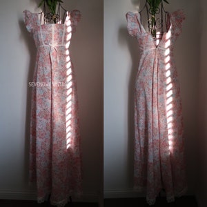 Vintage Pink Floral Pattern Empire style Dress 1970s