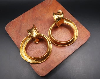 Vintage Signed Antigona Paris Chunky Gold Tone Clips On Earrings