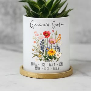 Grandma's Garden Flower Pot Personalized Gift for Granny Table Decor Custom Planter Gigi Holiday Customizable Present for Nana Christmas