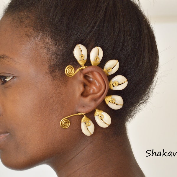 Manchettes d'oreille en cauris africains Manchettes d'oreille tribales faites à la main Bijoux africains uniques Accessoires de mode africaine Cadeaux de vacances