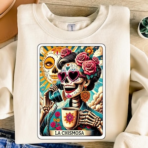 La Chismosa Tarot-Karte PNG, lustiges mexikanisches Hemd, mexikanisches png, spanischer Becher, Catrina png, Skelett png, Tarot-Karten-Shirt, Sublimationsbecher