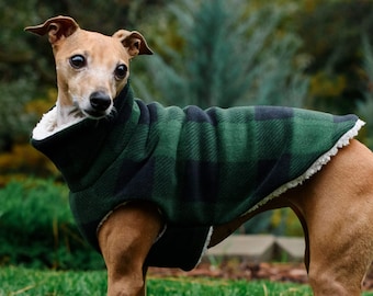 Met sherpa gevoerde Italiaanse windhondjas: groene buffelgeruite fleece