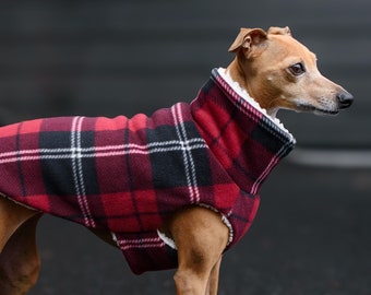 Met sherpa gevoerde jas voor Italiaanse windhond: rode geruite fleece