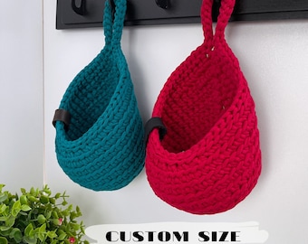 Crochet Hanging Basket: T-Shirt Yarn Entryway Organizer
