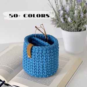 Divided or undivided eyeglasses storage stand, pen and pencil organizer, brush makeup storage.