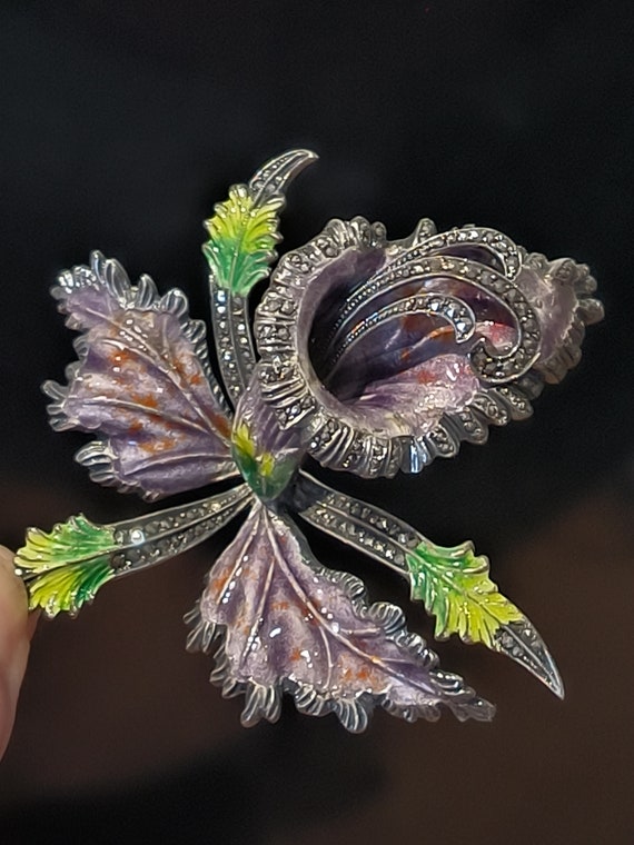 Broche Ancienne émaillée Verte – Motif Fleur – Vintage Sans Marque