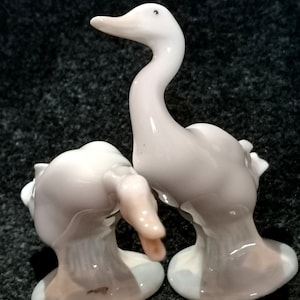 2 Spanish porcelain figurine Lladro, geese