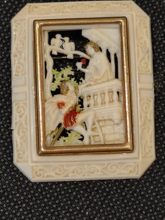 Broche Vintage En Forme De Cigale - En Plastique Rétro - Accessoire Déco Ou Mode Ancien
