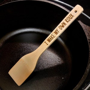 Jag gör mina egna Roux-köksredskap i bambu. Lasergraverade.