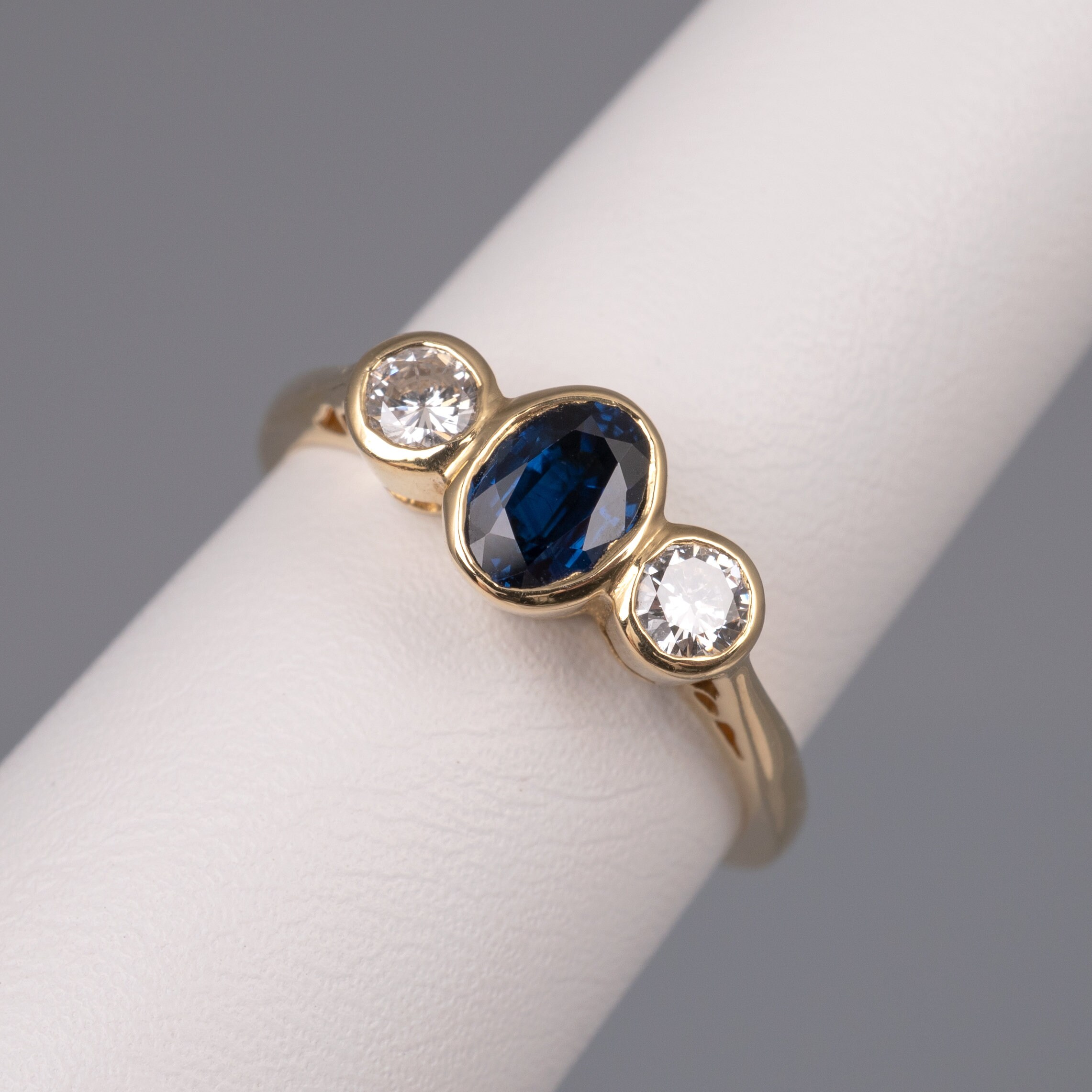 18K Gold Certified Sapphire & Diamond Ring Classic Bezel Etsy