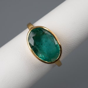 Emerald Oval Bezel Ring 18k Gold, Statement Rings, Women's Emerald Ring, Real Emerald Ring, Chunky Ring, Emerald Gem Ring, May Birthstone