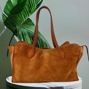 Sac fourre-tout en daim marron clair, sac à bandoulière en daim cognac, sac maman en daim, sac à main de voyage, sac fourre-tout en daim de tous les jours, sac de travail en daim véritable, cadeau pour maman,
