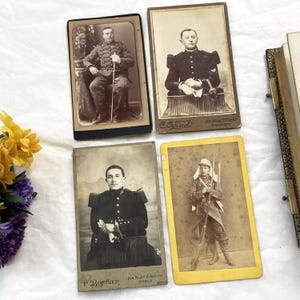1890年頃 - フランスのアンティークCDV写真（兵士、男性の肖像画） - フランス人写真家によるキャビネットカード - セピアスタジオ写真