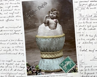 1910s - Easter - Beautiful French postcard with a kid in an Easter egg