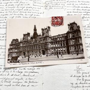 1910s - Paris Postcard – Place de l'Hôtel de Ville in Paris – Black and White RPPC