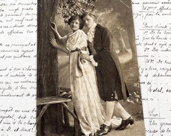 1900s - Antique Sepia Postcard - Elegant Young Couple's Tender Portrait Under Blossoming Tree - Authentic Vintage French Postcard