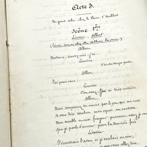 Fin XIXe - Script de 32 pages d'une pièce de théâtre en français - Écriture française manuscrite de théâtre antique - Livret de pièce de théâtre manuscrit avec quelques corrections
