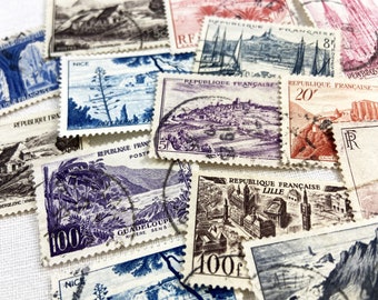 15 large vintage French monochrome stamps presenting the main monuments or places of France - Old postmarked stamps from 1940s to 1950s