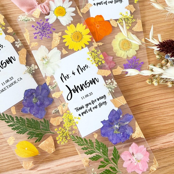 Personalized Intimate Wedding Favors for Guest, Handmade Natural Press fFower Bookmark, Mr & Mrs, Unique Bridal Shower Party Thank You Gift