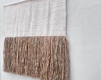 Handmade Raffia Wall Hanging – Minimalist White Textile Tapestry