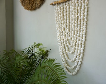 Weiße Muschel-Boho-Hängedekoration | Muschel-Christmas-Wandbehang | Strandhaus-Dekoration mit weißen Muscheln