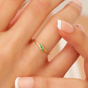 14k Solid Gold Minimalist Emerald Ring, Dainty Emerald Ring Women, Emerald Green Ring, Emerald Jewelry, Emerald Band Ring, Gift for Wife