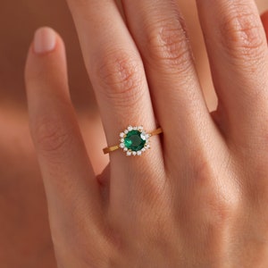 14k Round Cut Emerald Engagement Ring, Solid Gold Emerald Promise Ring, Dainty Diamond Emerald Ring, 18k Emerald Jewelry, Gift for Women