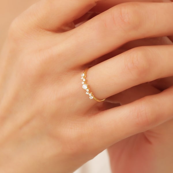 14k Cz Diamant Cluster Ring, Minimalistischer Cluster Ring, Zierliche Cz Diamant Ehering, Echtgold Diamant stapelbarer Ring, Goldring für Frauen