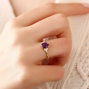 Oval Amethyst Engagement Ring, 14k Solid Gold Solitaire Ring, Purple Gemstone Proposal Ring, 18k Amethyst Anniversary Ring, Minimalist Gift