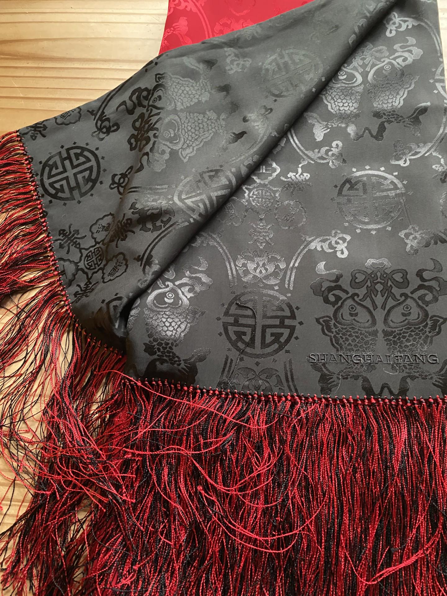 SHANGHAI TANG シルクショール SHANGHAI TANG Fringed Scarf Silk Jacquard Reversible Magenta Navy