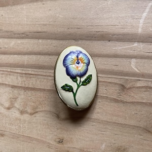 1980&#39;s Ceramic Pansy Brooch Pin