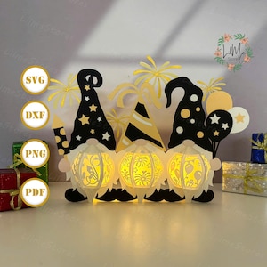 Lanterna di Capodanno a forma di gnomo, carta tagliata, lanterna di Capodanno in formato SVG, scatola con ombra di gnomo, lanterna con silhouette di Capodanno, scatola 3D di Capodanno, scatola luminosa in formato SVG